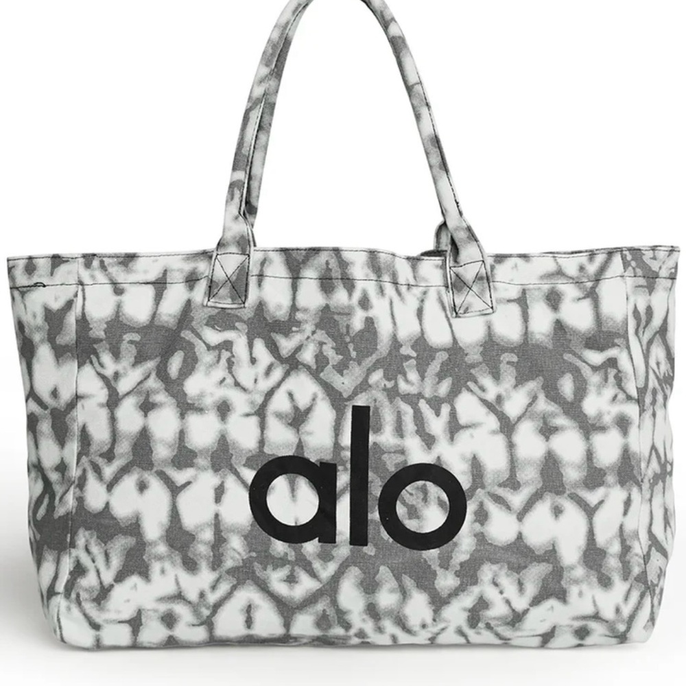 ALO Yoga Gray and Black Abstract Tote Bag